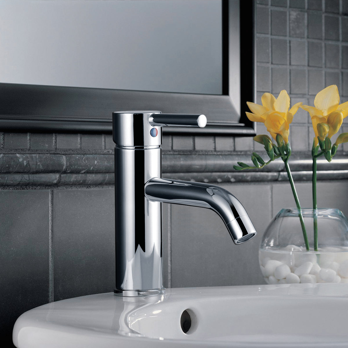 Single handle Bathroom Faucet with Pop Up Drain