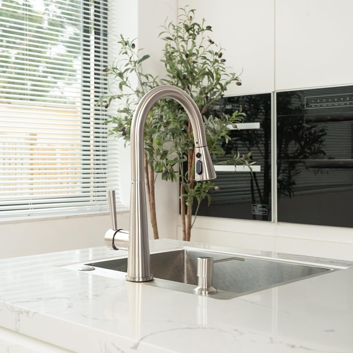 Single Handle Pull Down Sprayer Kitchen Faucet with 3 Function - Orlando Product