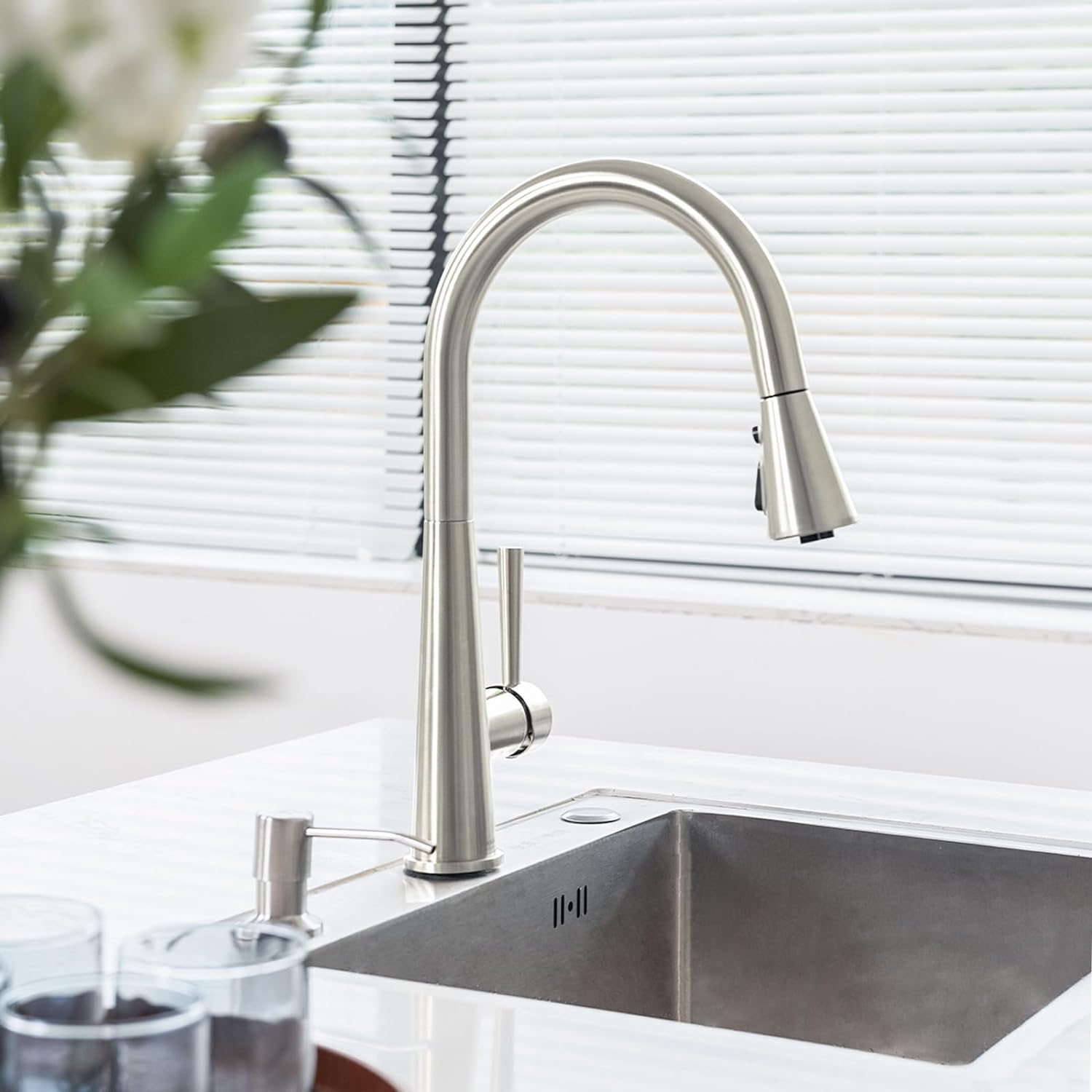 Single Handle Pull Down Sprayer Kitchen Faucet with 3 Function - Orlando Product